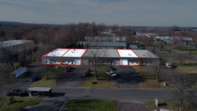 120-130 Industrial Dr, Warminster Township, PA à louer Photo intérieure– Image 1 sur 3