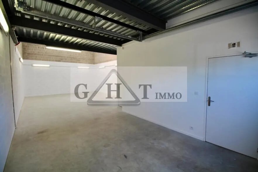 Industriel/Logistique dans Saint-Pierre-du-Perray à louer - Photo intérieure – Image 3 sur 3