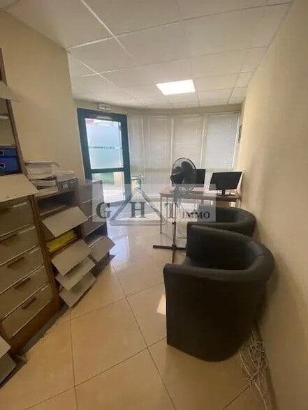 Local commercial dans Alfortville à louer - Photo intérieure – Image 3 sur 4