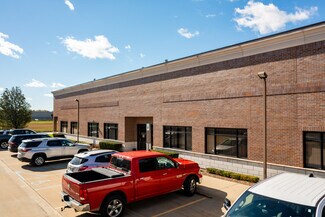 Plus de détails pour 16049-16089 Leone Dr, Macomb Township, MI - Industriel/Logistique à louer