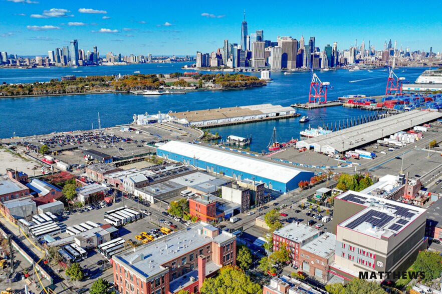 143 Conover St, Brooklyn, NY à vendre - Photo de l’immeuble – Image 2 sur 3