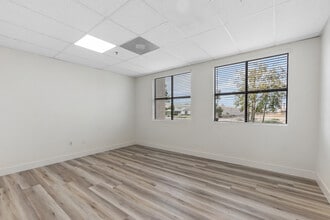 3027 E Sunset Rd, Las Vegas, NV à louer Photo intérieure– Image 2 sur 9