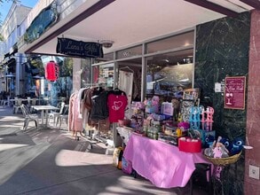 2251-2259 Honolulu Ave, Montrose, CA à louer Photo de l’immeuble– Image 2 sur 24