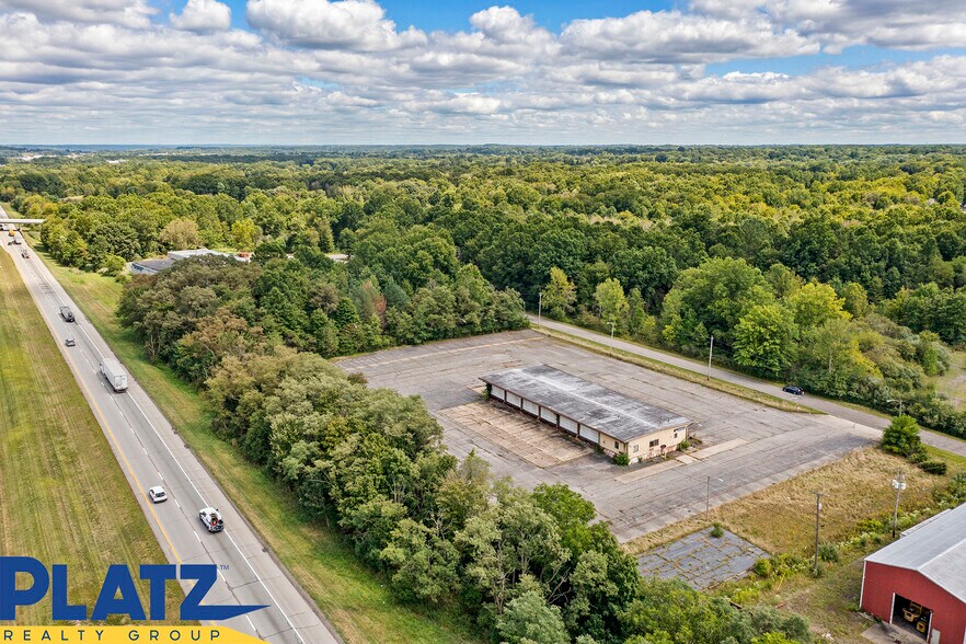 3020 Gale Ave, Hubbard, OH à louer - Photo de l’immeuble – Image 2 sur 17