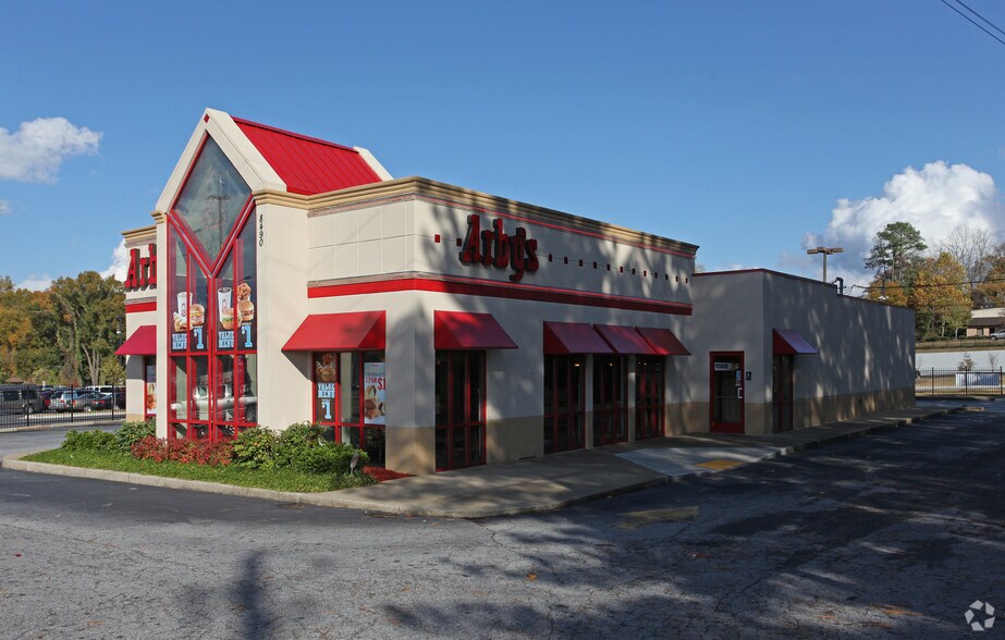 8490 Tara Blvd, Jonesboro, GA à louer - Photo principale – Image 1 sur 6