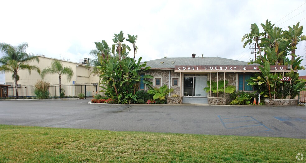 2707 N Garey Ave, Pomona, CA à louer - Photo de l’immeuble – Image 3 sur 9