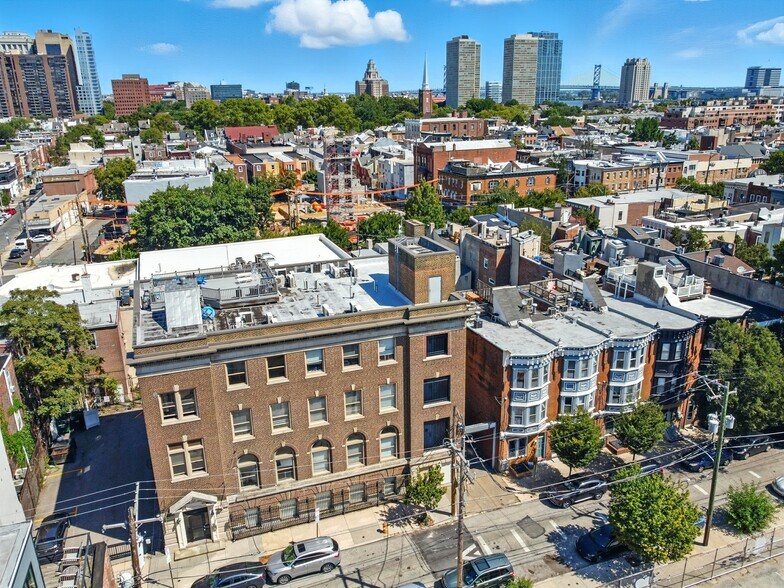 Center City Collective portefeuille de 3 biens à vendre sur LoopNet.fr - Photo de l’immeuble – Image 3 sur 12