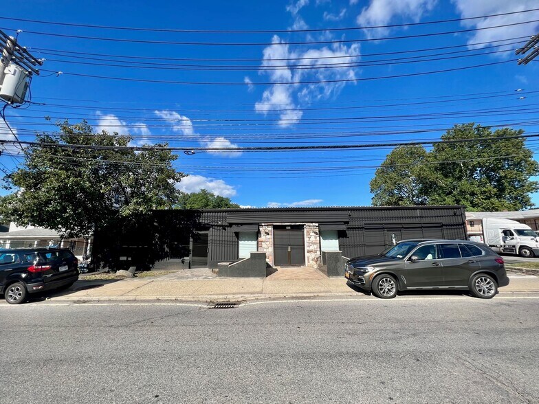 560 Tarrytown Rd, White Plains, NY à louer - Photo de l’immeuble – Image 1 sur 25