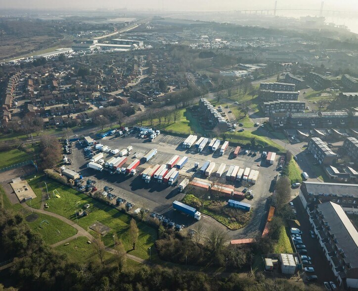 Tank Hill Rd, Purfleet à louer - Photo principale – Image 1 sur 6