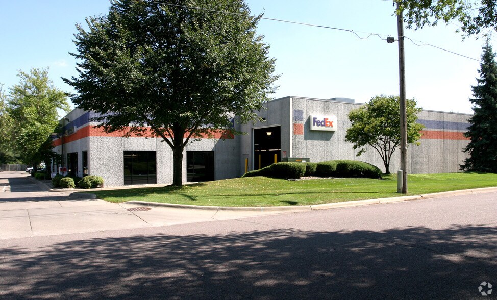 9219 Grand Ave S, Bloomington, MN à louer - Photo de l’immeuble – Image 2 sur 3