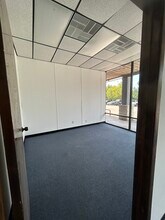 201 Enterprise Row, Conroe, TX à louer Photo intérieure– Image 2 sur 4