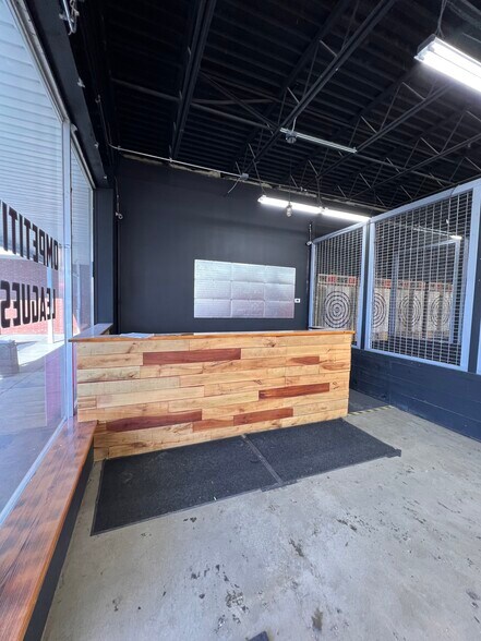 7381-7399 State Rd, Parma, OH à louer - Photo de l’immeuble – Image 2 sur 4