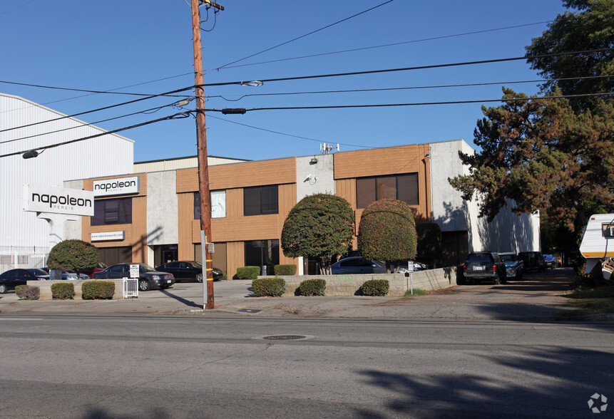 16823-16825 Saticoy St, Van Nuys, CA à louer - Photo de l’immeuble – Image 3 sur 3