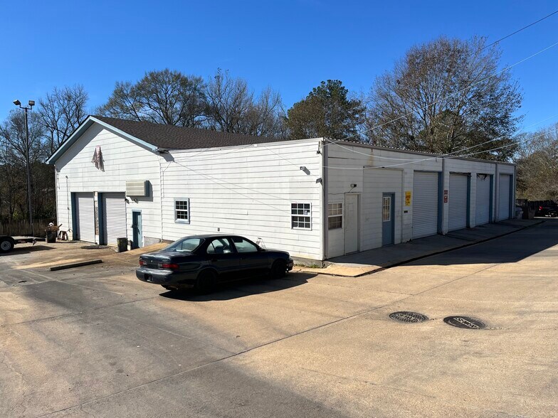 1300 Delaware Ave, Mccomb, MS à vendre - Photo de l’immeuble – Image 2 sur 9