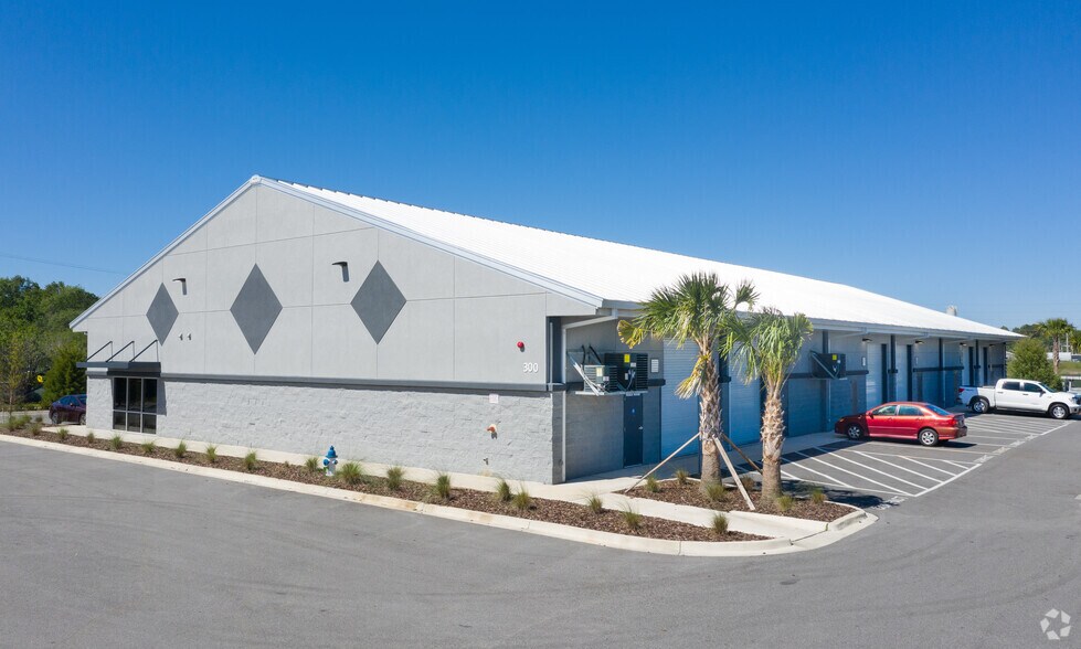 8200 Cypress Plaza Dr, Jacksonville, FL à louer - Photo de l’immeuble – Image 2 sur 14
