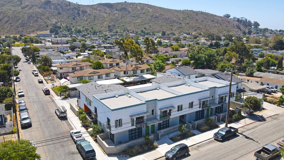 186 Bell Way, Ventura, CA à vendre - Photo de l’immeuble – Image 2 sur 22