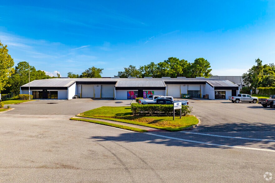 776 Bennett Dr, Longwood, FL à louer - Photo de l’immeuble – Image 2 sur 18