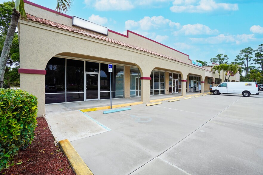 5001-5009 Turnpike Feeder Rd, Fort Pierce, FL à louer - Photo de l’immeuble – Image 3 sur 7
