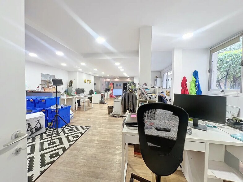 Bureau dans Paris à louer - Photo de l’immeuble – Image 2 sur 14