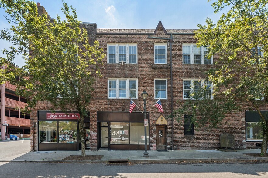 28 Freightway, Scarsdale, NY à louer - Photo de l’immeuble – Image 3 sur 9