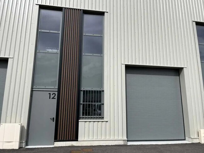 Plus de détails pour Rue Des Valets, Montluel - Industriel/Logistique à vendre