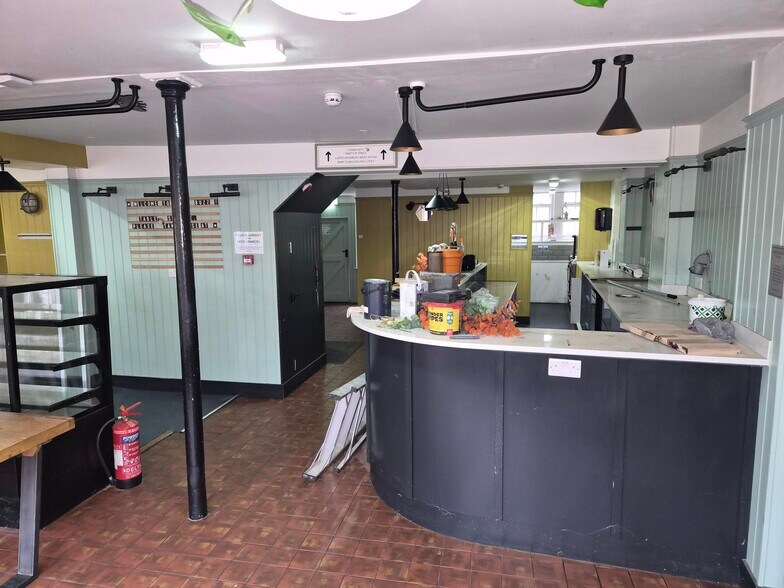 7 The Pantiles, Tunbridge Wells à louer - Photo de l’immeuble – Image 3 sur 11