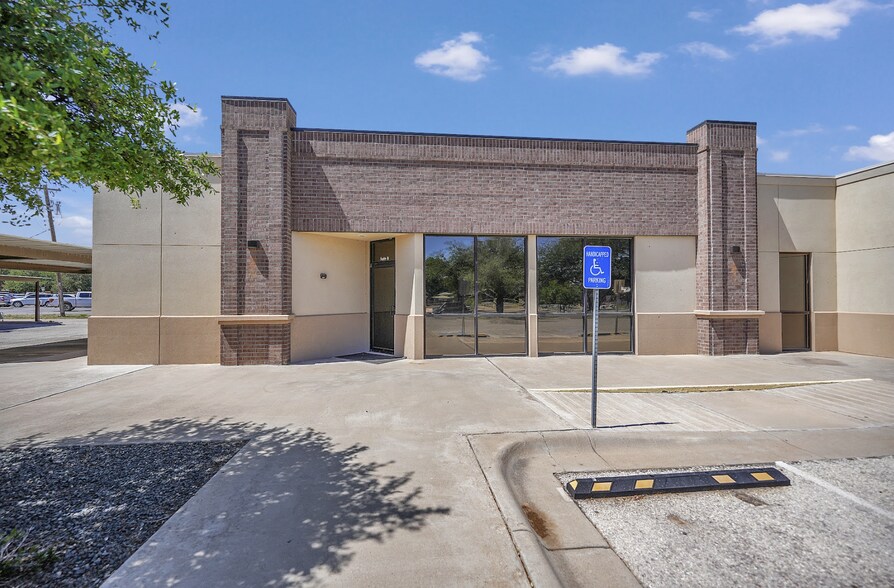 1900 W Wall St, Midland, TX à louer - Photo de l’immeuble – Image 2 sur 12