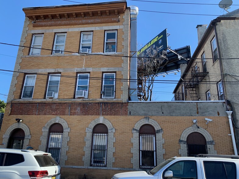 60-62 Dayton Ave, Passaic, NJ à vendre - Photo de l’immeuble – Image 3 sur 9
