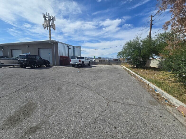 1498 N Nellis Blvd, Las Vegas, NV à louer - Photo de l’immeuble – Image 3 sur 8