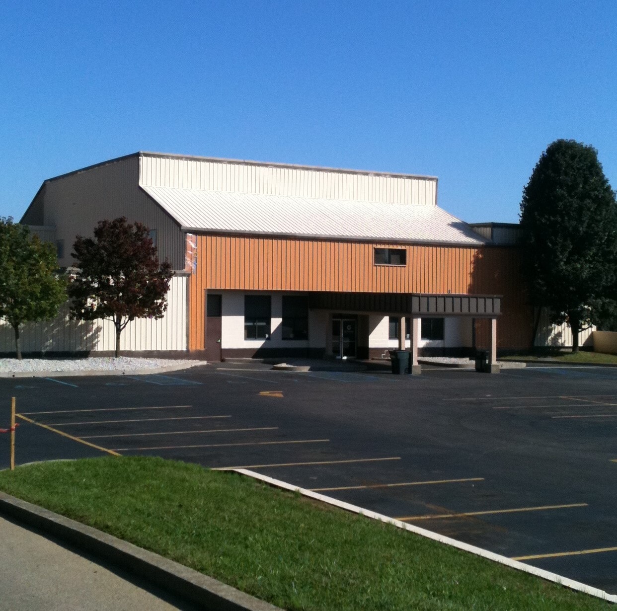 305 5th St, Huntington, WV à louer Photo de l’immeuble– Image 1 sur 5