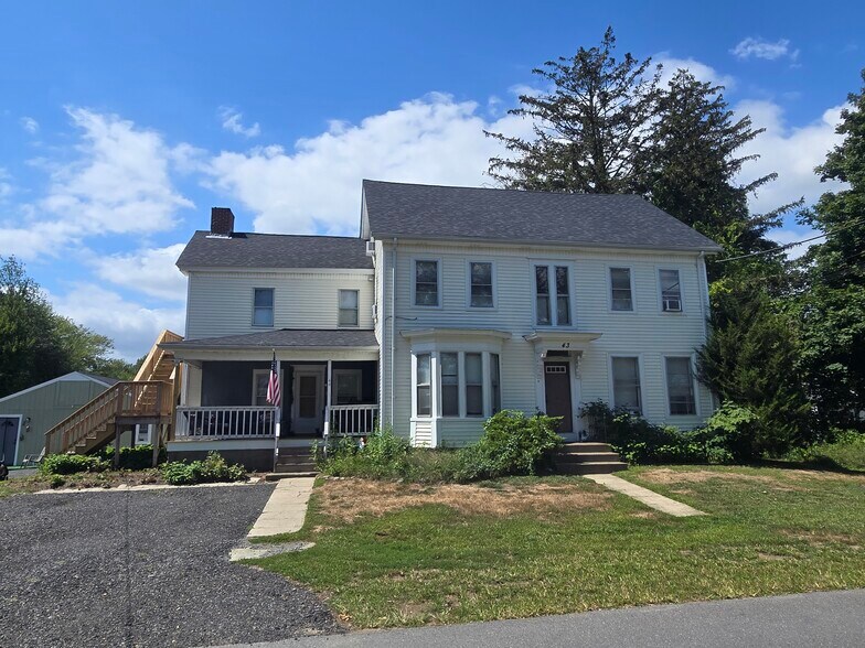 43 Baptist St, Swansea, MA à vendre - Photo principale – Image 1 sur 7