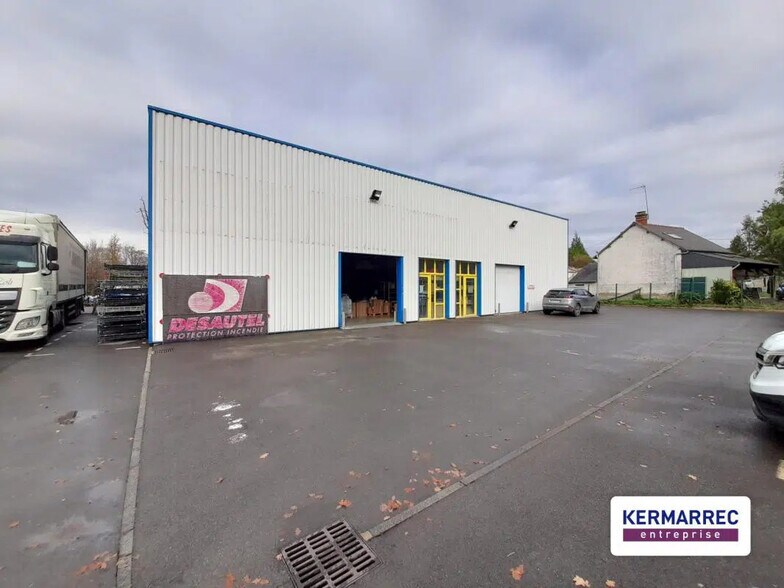 Local d’activités dans Noyal-Châtillon-sur-Seiche à louer - Photo de l’immeuble – Image 1 sur 5