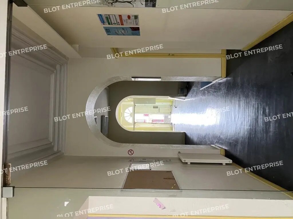 Bureau dans Vitré à vendre Photo de l’immeuble– Image 1 sur 17