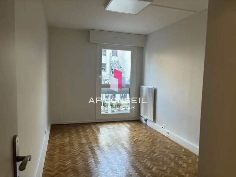 Bureau dans Le Chesnay-Rocquencourt à louer - Photo intérieure – Image 3 sur 10