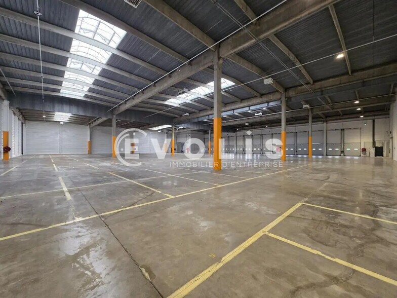 27 Rue Des Cerisiers, Lisses à louer - Photo de l’immeuble – Image 3 sur 16