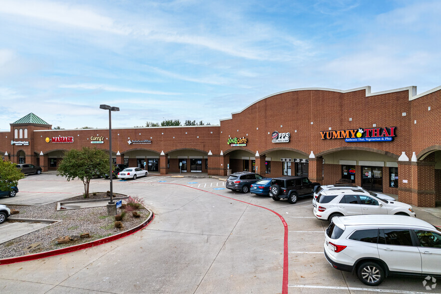 1901 Long Prairie Rd, Flower Mound, TX à louer - Photo de l’immeuble – Image 3 sur 5