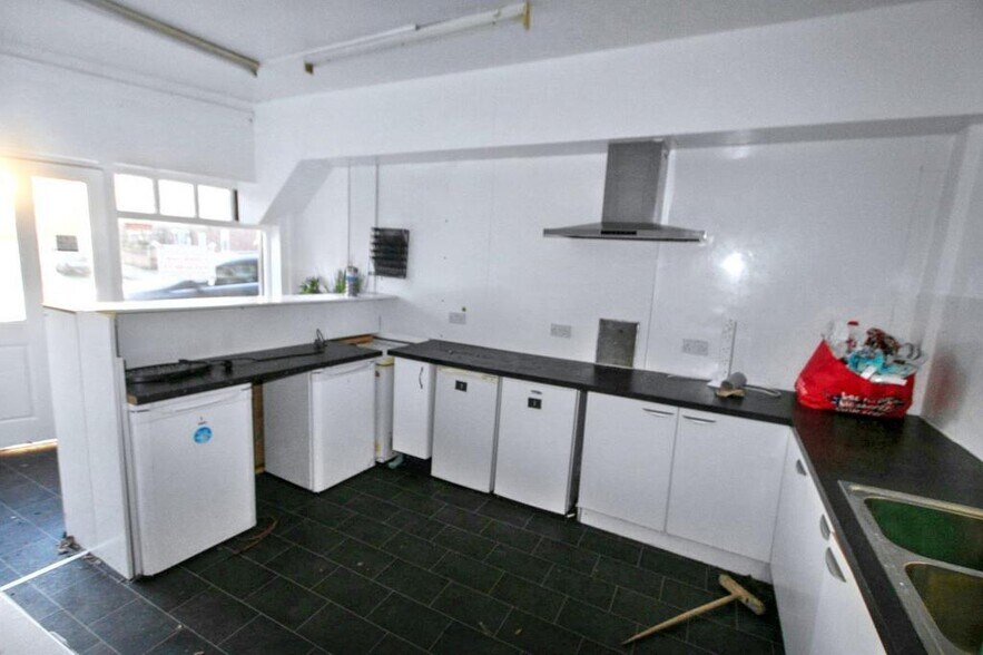 4 Westminster Rd, Ellesmere Port à vendre - Photo de l’immeuble – Image 3 sur 45