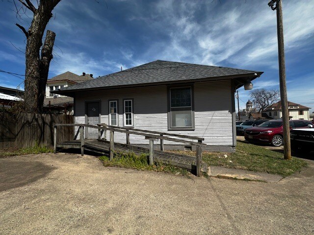 214 Stanley SW ave, Ardmore, OK à vendre - Photo de l’immeuble – Image 2 sur 5