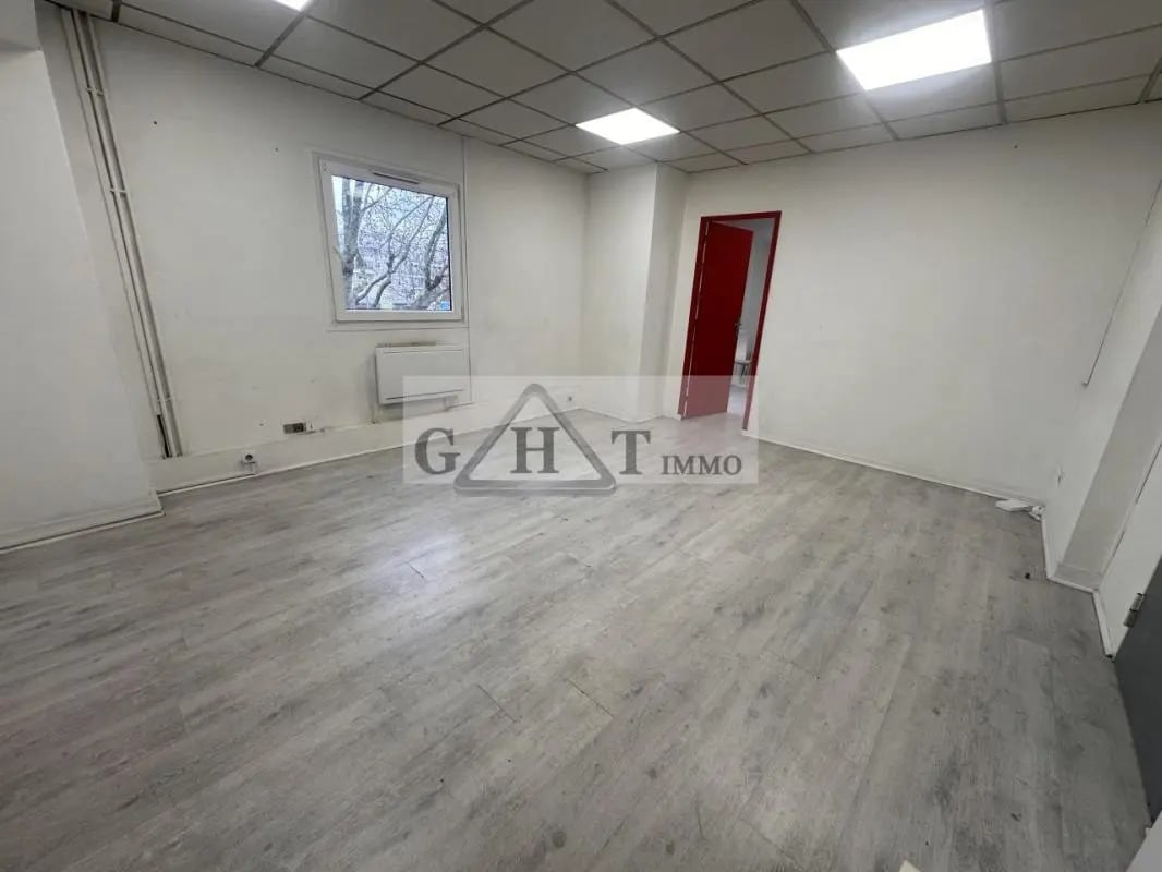 Bureau dans Bonneuil-sur-Marne à louer Photo intérieure– Image 1 sur 6