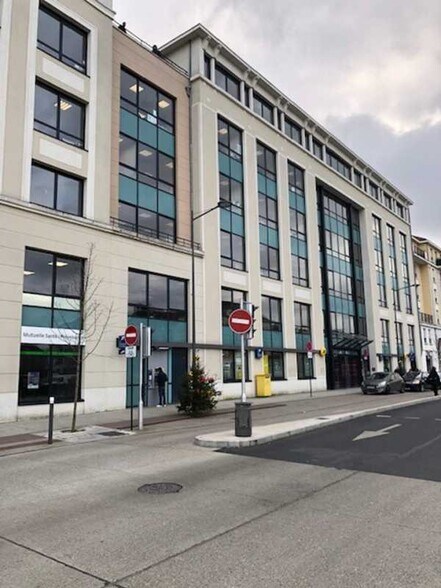 Bureau dans Bussy-Saint-Georges à louer - Photo de l’immeuble – Image 2 sur 17