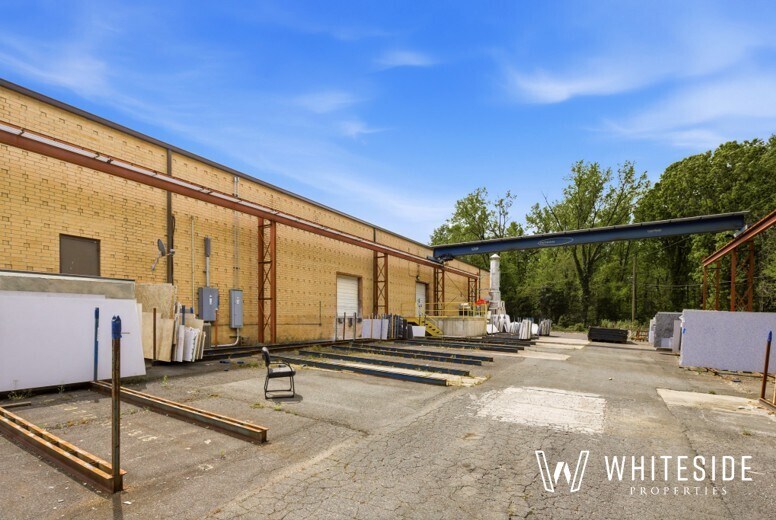 2940 Interstate St, Charlotte, NC à louer - Photo de l’immeuble – Image 3 sur 4