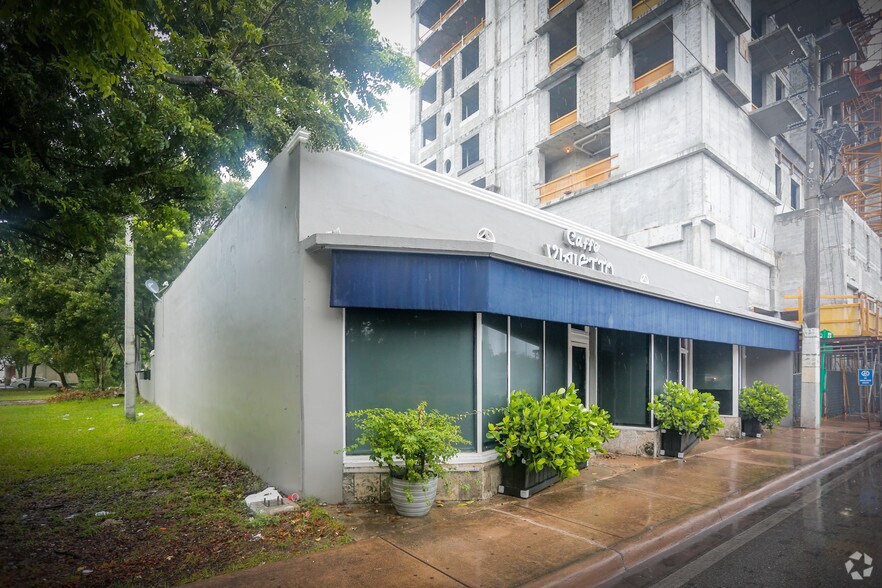 4019 S Le Jeune Rd, Coral Gables, FL à vendre - Photo principale – Image 1 sur 38