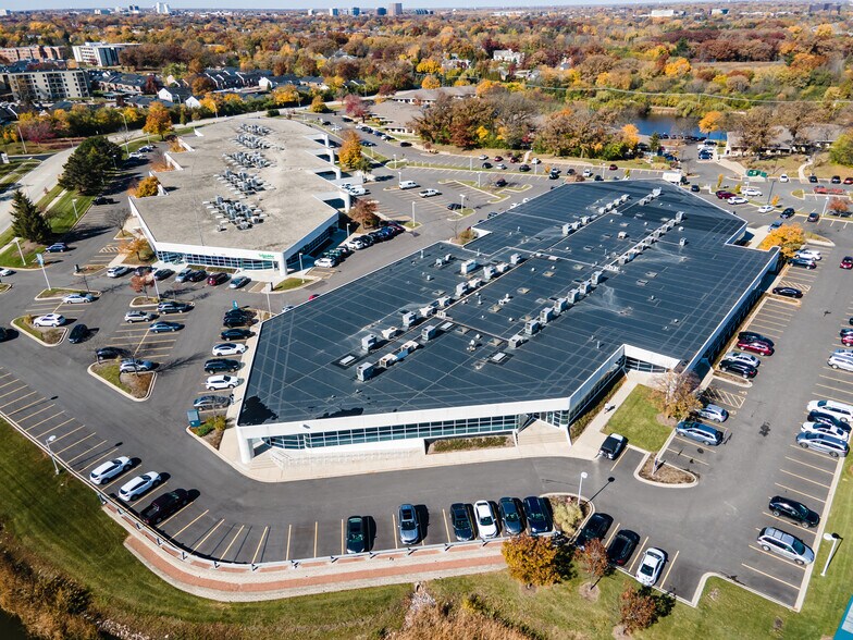 1010 Executive Ct, Westmont, IL à louer - Photo de l’immeuble – Image 3 sur 11