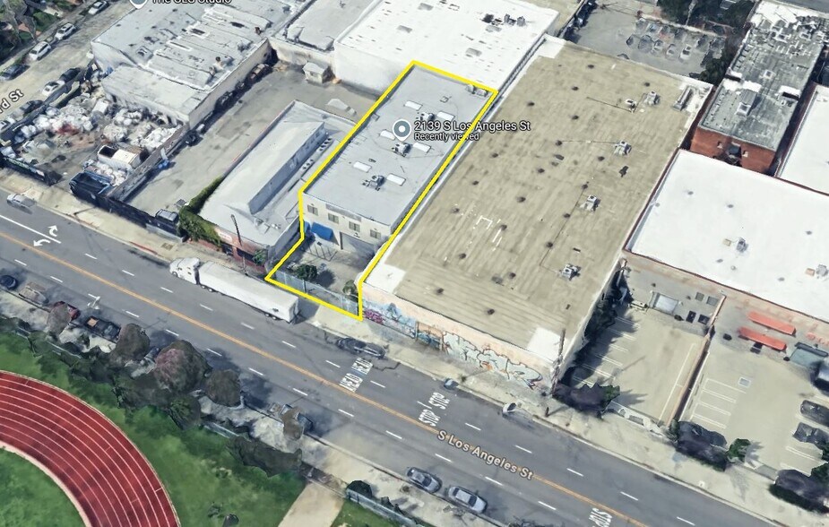 2139 S Los Angeles St, Los Angeles, CA à louer - Photo de l’immeuble – Image 3 sur 11