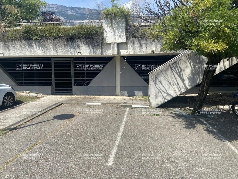 Bureau dans Meylan à louer - Photo de l’immeuble – Image 2 sur 14