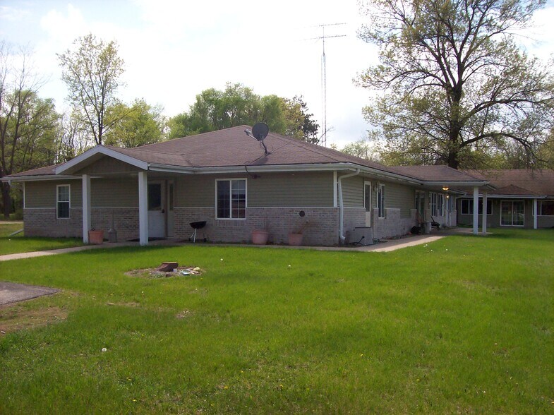 497 Lake St, Montello, WI à vendre - Photo principale – Image 1 sur 61