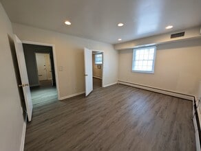 5202 Baltimore National Pike, Catonsville, MD à louer Photo intérieure– Image 2 sur 4