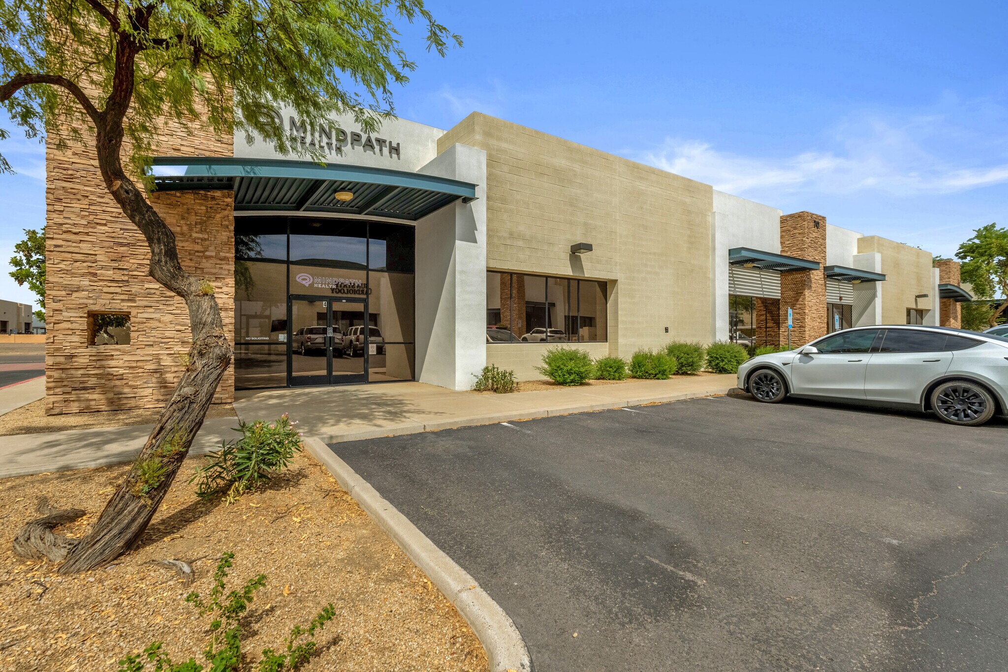 70 N McClintock Dr, Chandler, AZ à vendre Photo de l’immeuble– Image 1 sur 23