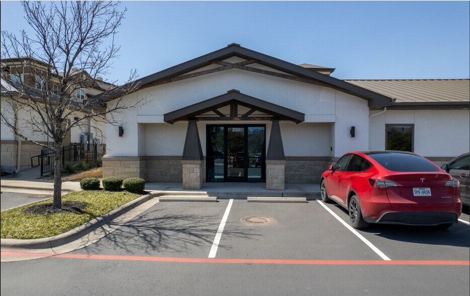 481 Sundance Pky, Round Rock, TX à vendre - Photo de l’immeuble – Image 2 sur 6