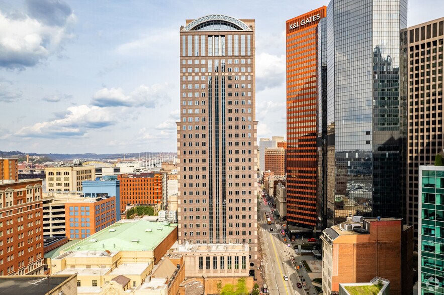 625 Liberty Ave, Pittsburgh, PA à louer - Photo de l’immeuble – Image 2 sur 15